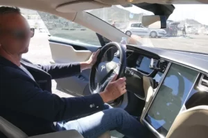 reserver-immediatement-chauffeur-vtc-la-ciotat-vehicule-ecologique-prestige