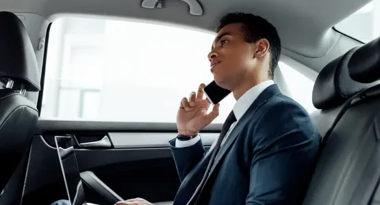 chauffeur-business-a-montpellier-avec-passager-a-bord